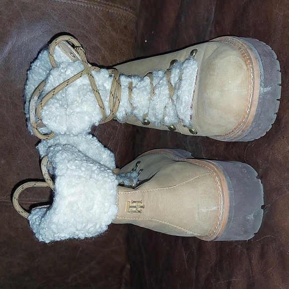 Tommy Hilfiger Boots - Picture 2 of 4